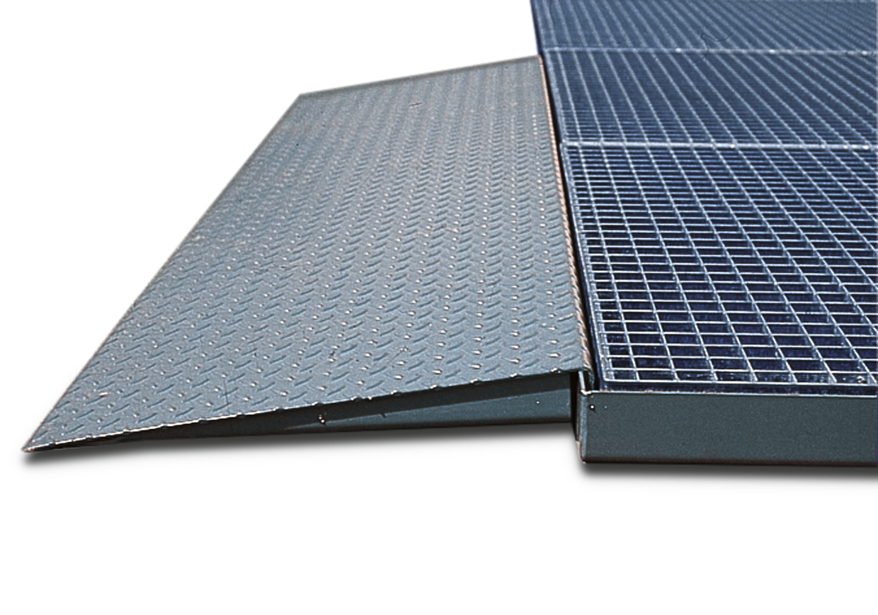 Auffahrrampe für Bodenelemente Höhe 123 mm, verzinkter Stahl, Maße 450x1120x125 mm Auffahrrampe für Bodenelemente Höhe 123 mm, verzinkter Stahl, Maße 450x1120x125 mm